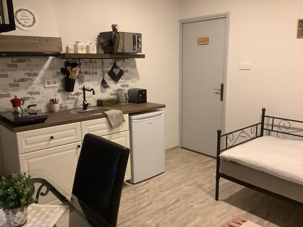 Ezuest Boroka Apartman Eger Ngoại thất bức ảnh