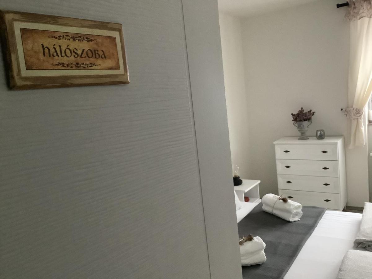Ezuest Boroka Apartman Eger Ngoại thất bức ảnh
