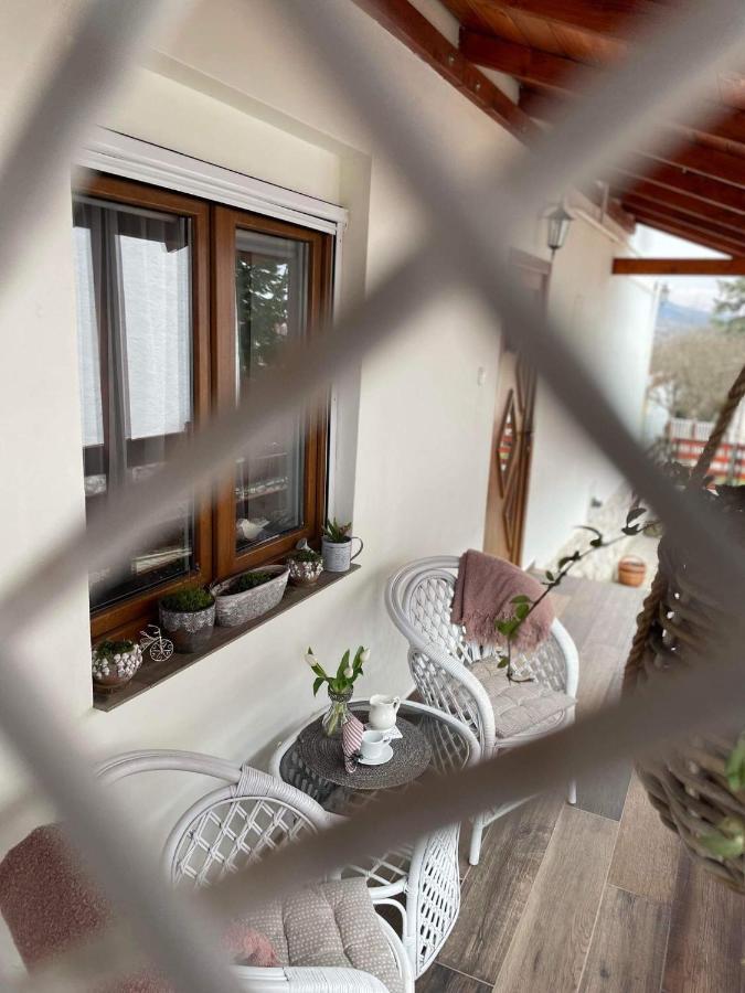 Ezuest Boroka Apartman Eger Ngoại thất bức ảnh
