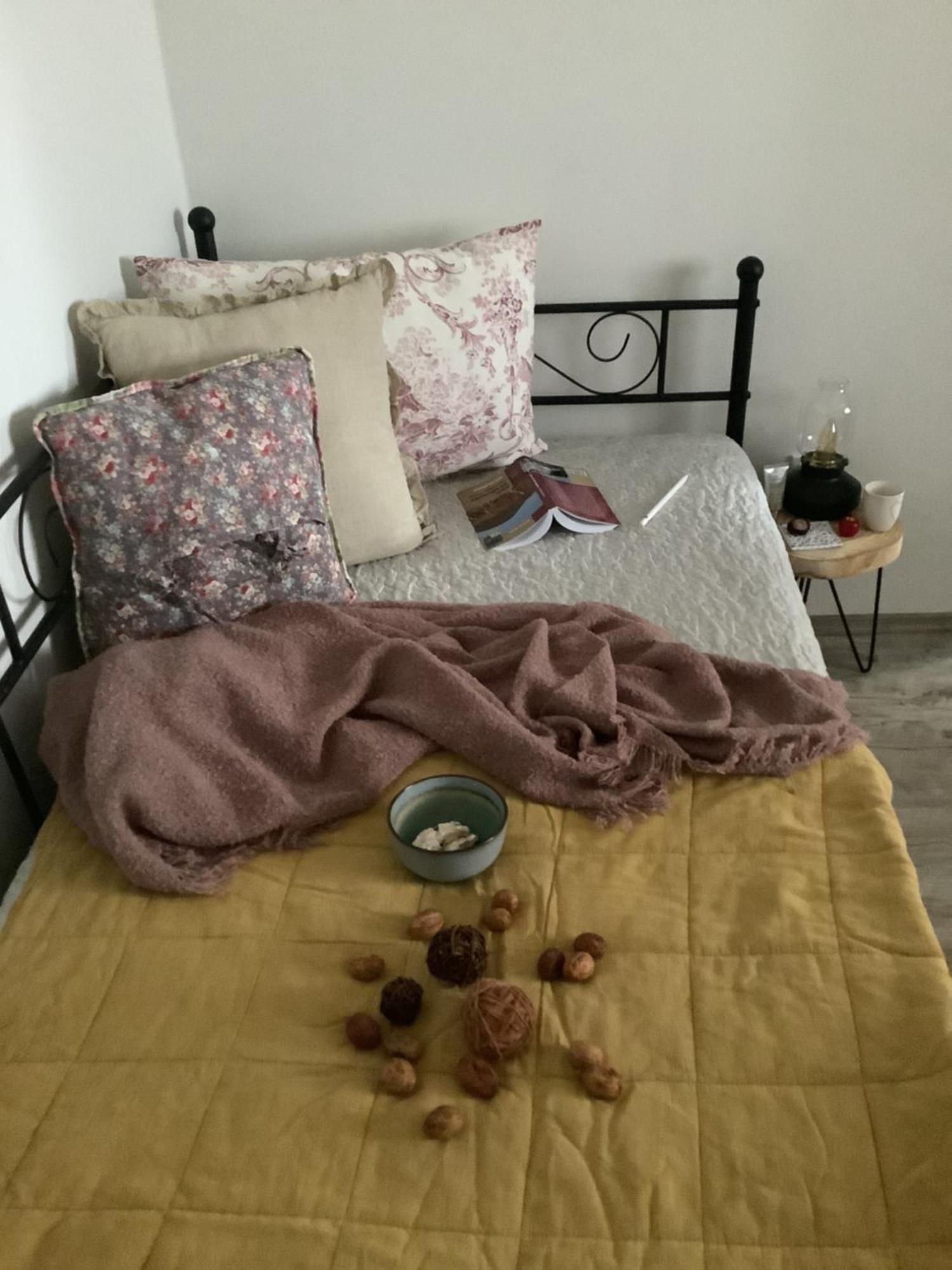 Ezuest Boroka Apartman Eger Ngoại thất bức ảnh