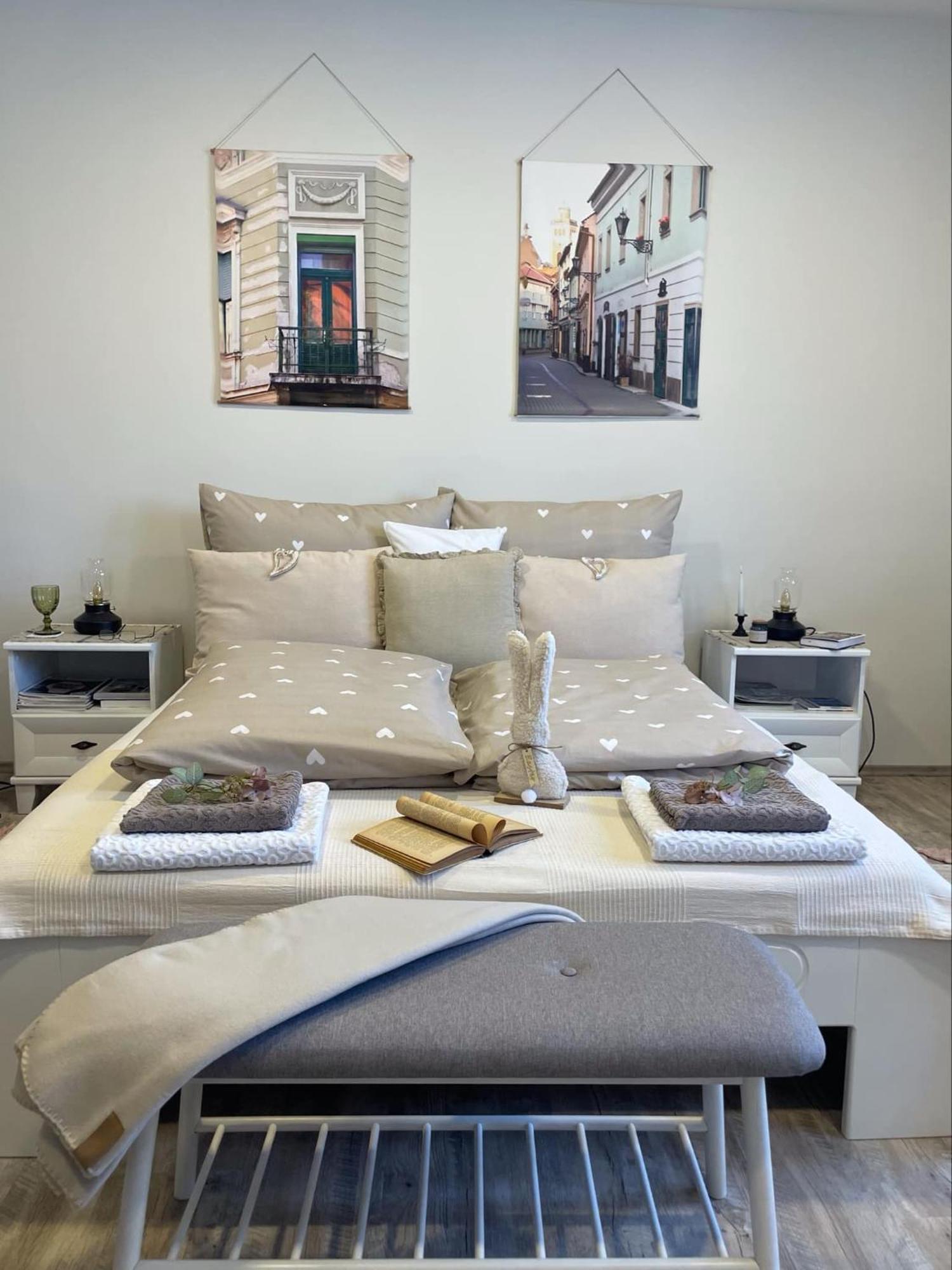 Ezuest Boroka Apartman Eger Ngoại thất bức ảnh